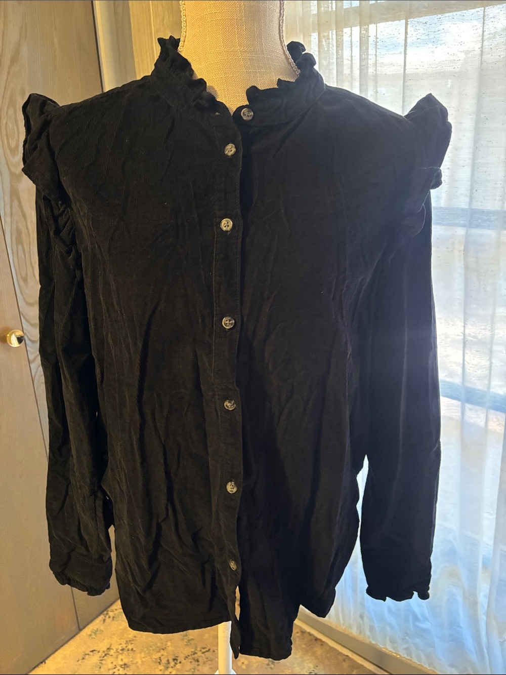 Gap Corduroy Button Down Blouse Top Long Sleeve Ruffle Shoulder Edwardian 70s